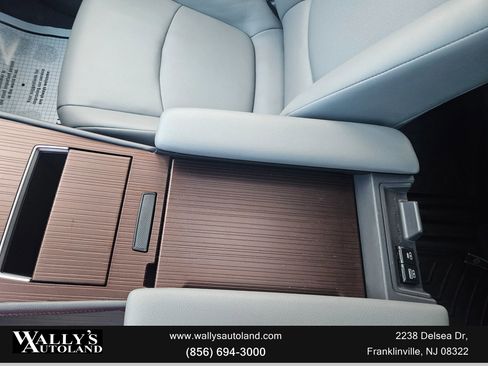 Used 2021 Toyota Sienna XLE image 28