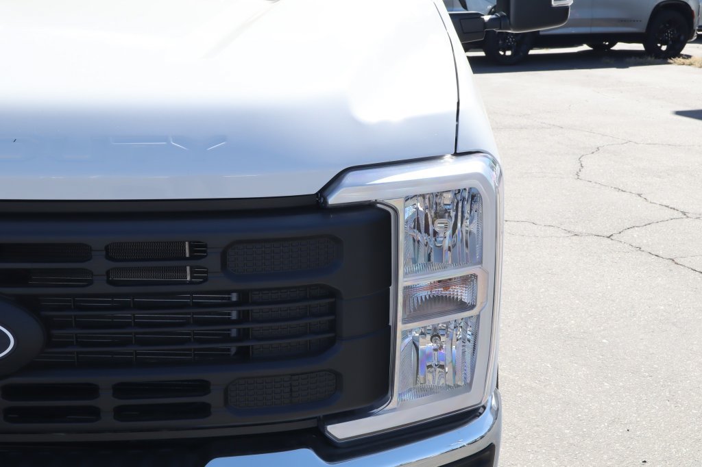 New 2027 Ford F350 XL w/ XL Chrome Package RWD image 8