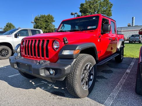 Used 2020 Jeep Gladiator Sport w/ Quick Order Package 24S AWD/4WD image 2