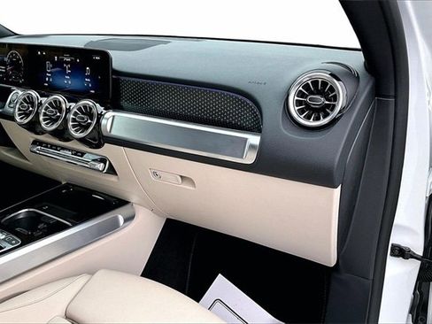 Certified 2025 Mercedes-Benz GLB 250 250 image 29