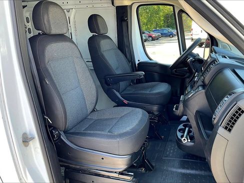 Used 2023 RAM ProMaster 2500 FWD image 6