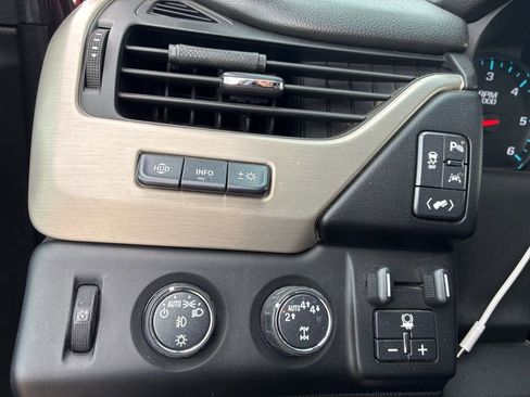 Used 2019 GMC Yukon XL Denali image 7