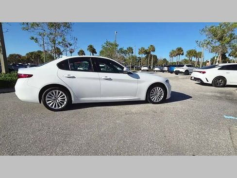 Used 2022 Alfa Romeo Giulia Sprint image 32