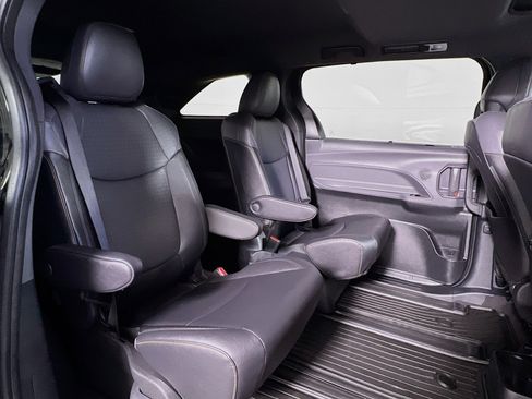 Certified 2024 Toyota Sienna XLE Woodland Edition AWD/4WD image 24