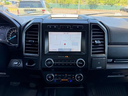 Used 2021 Ford Expedition Limited AWD/4WD image 23