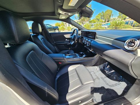 Used 2025 Mercedes-Benz CLA 250 image 32