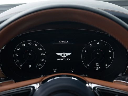 Used 2023 Bentley Bentayga Extended Wheelbase AWD/4WD image 32