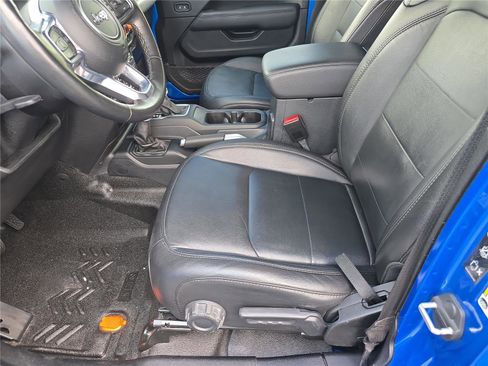 Used 2021 Jeep Wrangler Unlimited Sahara AWD/4WD image 21