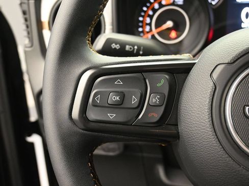 Used 2025 Jeep Wrangler Unlimited Sport AWD/4WD image 9
