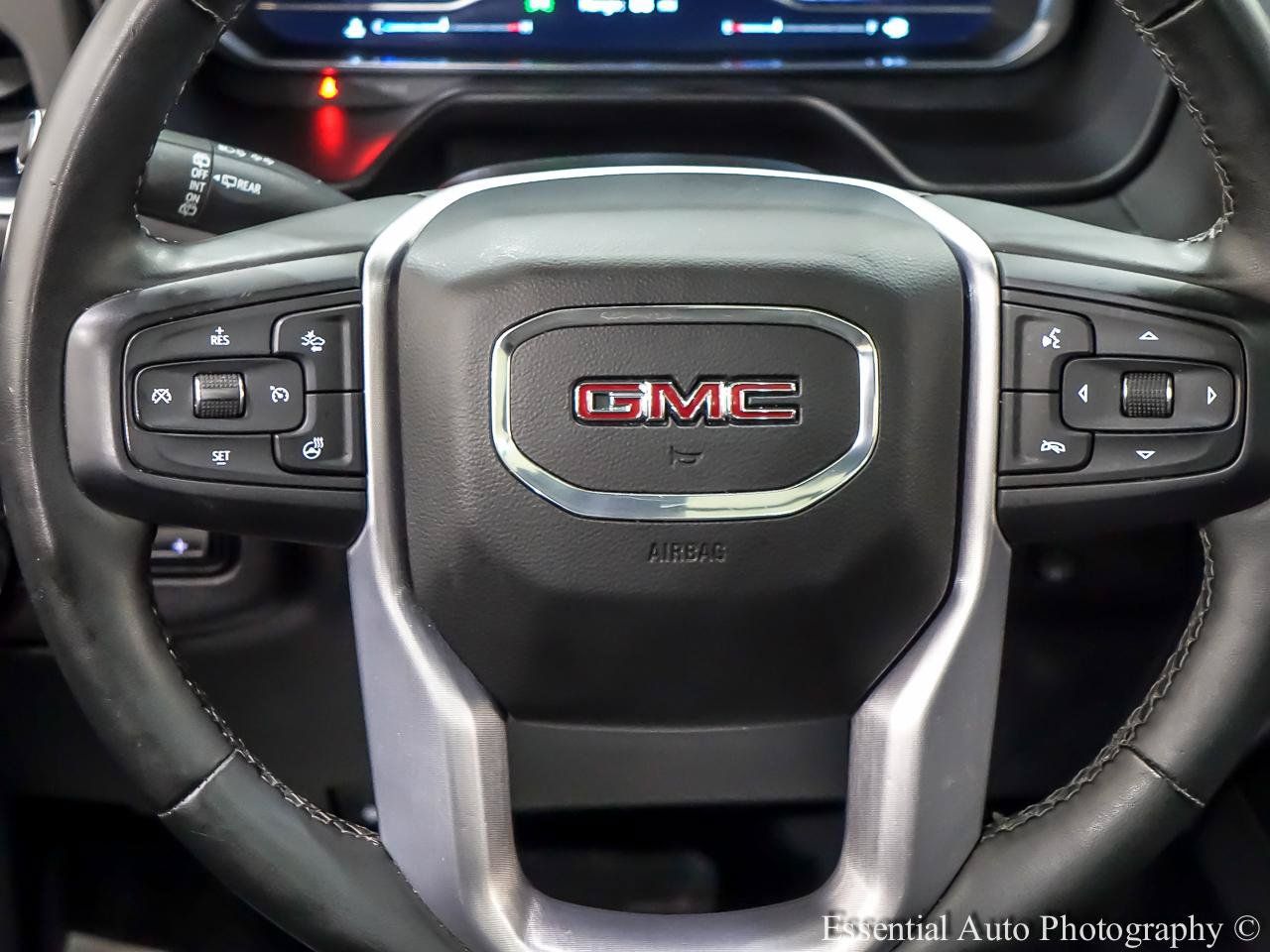 Used 2023 GMC Yukon SLT w/ SLT Luxury Package AWD/4WD image 17