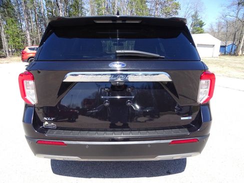 Used 2020 Ford Explorer XLT w/ Equipment Group 202A image 9