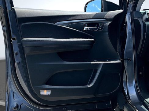 Used 2023 Honda Ridgeline RTL-E image 18