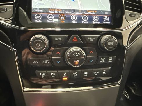 Used 2021 Jeep Grand Cherokee Limited w/ Quick Order Package 28K 80th AWD/4WD image 35