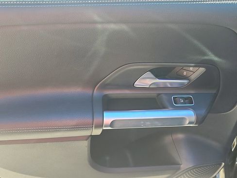 Used 2021 Mercedes-Benz GLB 35 AMG GLB 35 AMG image 17