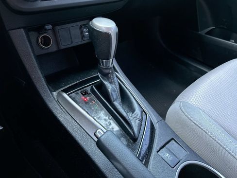 Used 2014 Toyota Corolla LE FWD image 24