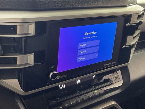 Used 2022 Toyota Tundra SR5 w/ SR5 Convenience Package AWD/4WD image 15