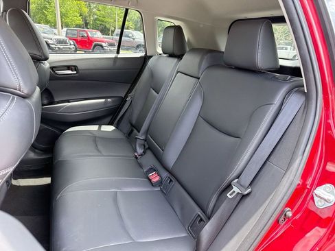 Used 2024 Toyota Corolla Cross XLE FWD image 23