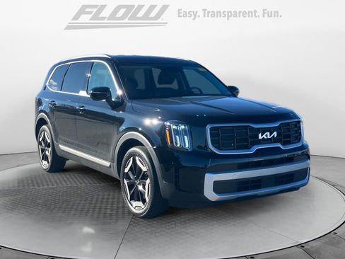 Used 2023 Kia Telluride S image 1