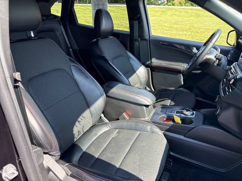 Used 2025 Ford Escape ST-Line Select AWD/4WD image 13