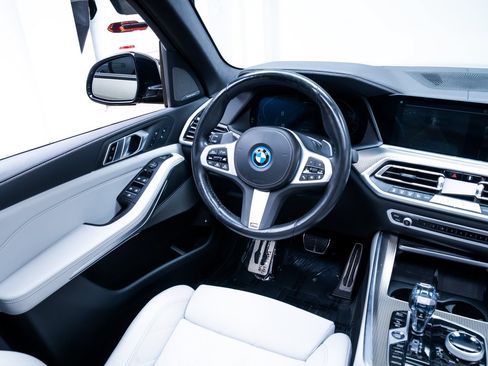 Used 2023 BMW X5 xDrive45e w/ Executive Package AWD/4WD image 9