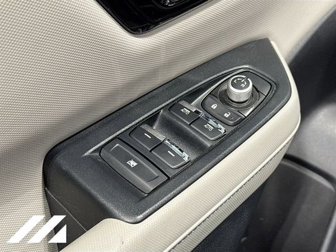 Used 2025 Subaru Forester Limited AWD/4WD image 19