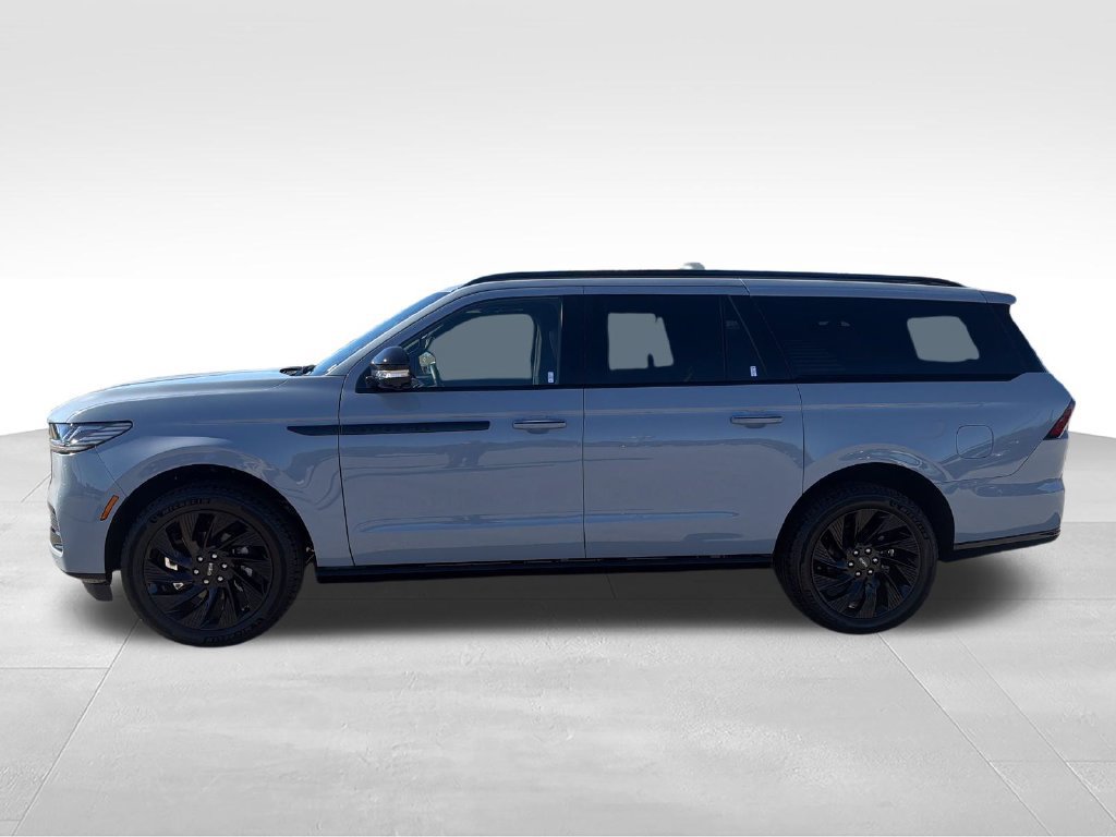 New 2027 Lincoln Navigator L Reserve w/ Jet Appearance Package AWD/4WD image 2