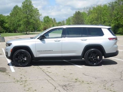Used 2023 Jeep Grand Cherokee L Laredo AWD/4WD image 25
