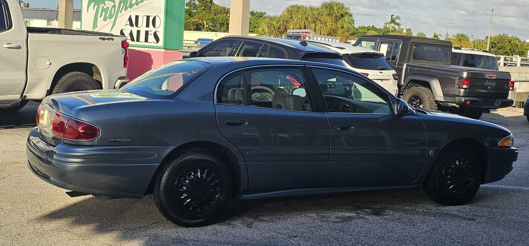 Used 2000 Buick Le Sabre Custom FWD image 2