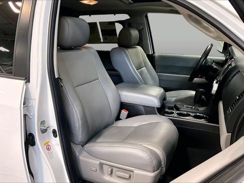 Used 2020 Toyota Sequoia Limited w/ Safety & Convenience Package AWD/4WD image 8