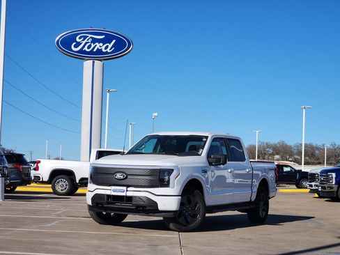 New 2025 Ford F150 Lightning Flash image 2