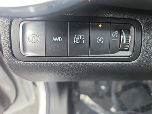 Certified 2025 Chevrolet Equinox LT image 34