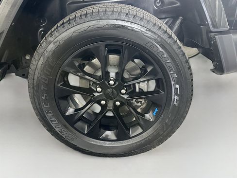 Used 2023 Jeep Wrangler Sahara w/ Cold Weather Group image 11