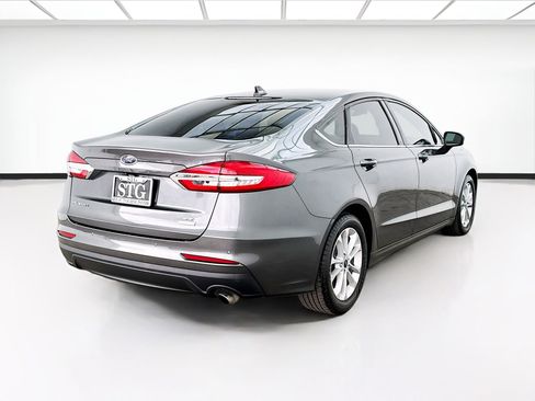 Used 2020 Ford Fusion SE FWD image 4