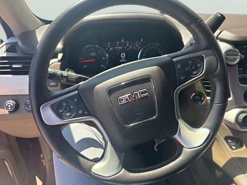 Used 2017 GMC Yukon XL SLT image 6