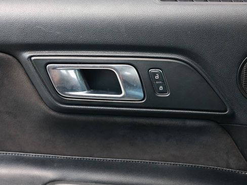 Used 2018 Ford Mustang GT Premium w/ Carbon Sport Interior Package RWD image 39