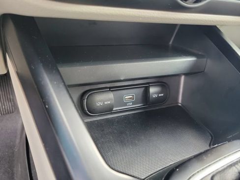 Used 2020 Kia Soul LX FWD image 31