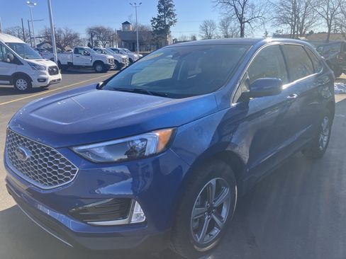 Certified 2023 Ford Edge SEL w/ Convenience Package image 3