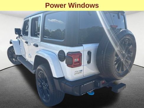 Used 2023 Jeep Wrangler Unlimited Sahara AWD/4WD image 10