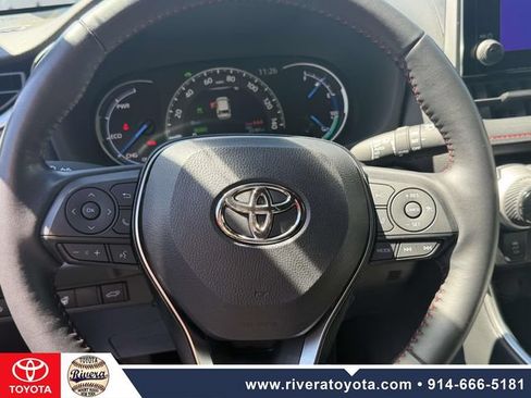 Used 2023 Toyota RAV4 SE w/ Weather & Moonroof Package AWD/4WD image 21