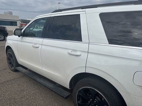 Used 2023 Ford Expedition Limited AWD/4WD image 12