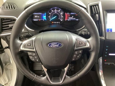 Used 2020 Ford Edge Titanium image 29
