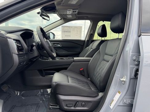 New 2026 Nissan Rogue Platinum w/ Platinum Premium Package image 11