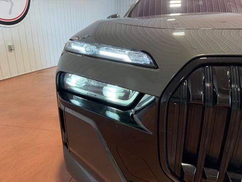 Used 2023 BMW 760i xDrive AWD/4WD image 17