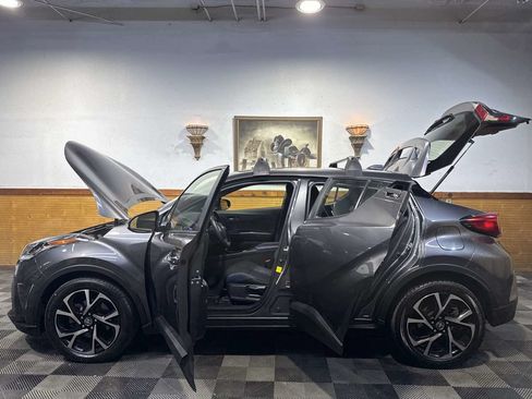 Used 2020 Toyota C-HR XLE FWD image 7