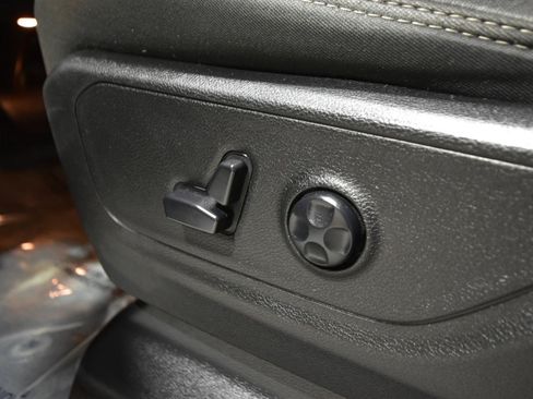 Used 2019 RAM 1500 Big Horn AWD/4WD image 16