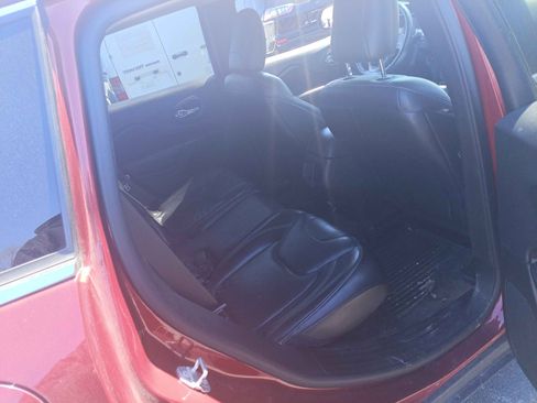 Used 2015 Jeep Cherokee Limited w/ Luxury Group image 6