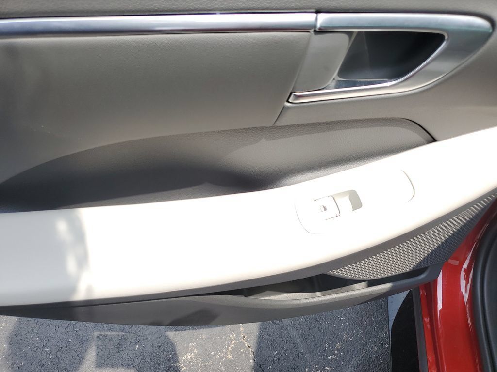 Used 2023 Hyundai Sonata SEL w/ Preferred Accessory Package FWD image 14