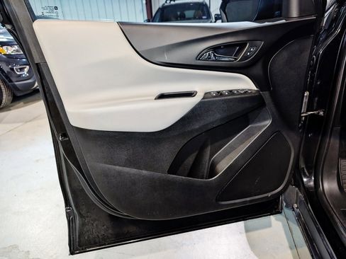 Used 2020 Chevrolet Equinox LS image 13