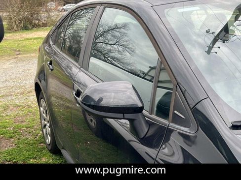 Used 2022 Toyota Corolla LE image 9