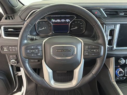 Used 2021 GMC Yukon Denali w/ Advanced Technology Package AWD/4WD image 18
